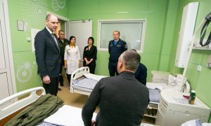 Денис Паслер навестил участников СВО в военном госпитале