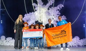 Юные уральские инженеры научат мировых агрономов собирать огурцы.
