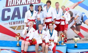 Уральские самбисты готовятся к чемпионату мира по пляжному самбо в Бразилии