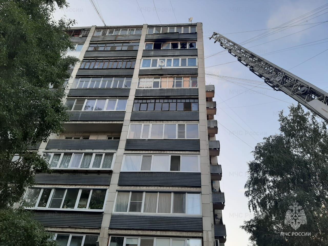 Горевшая в Екатеринбурге многоэтажка