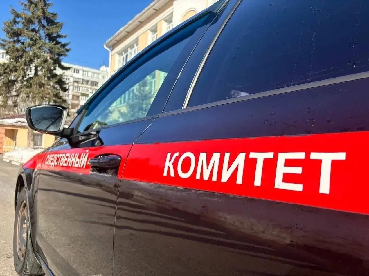 Служебный автомобиль следователей.