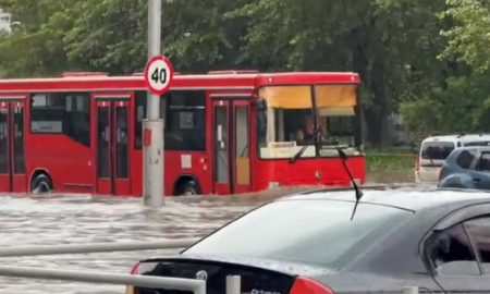 Затоплены дороги в Каменск-Уральском