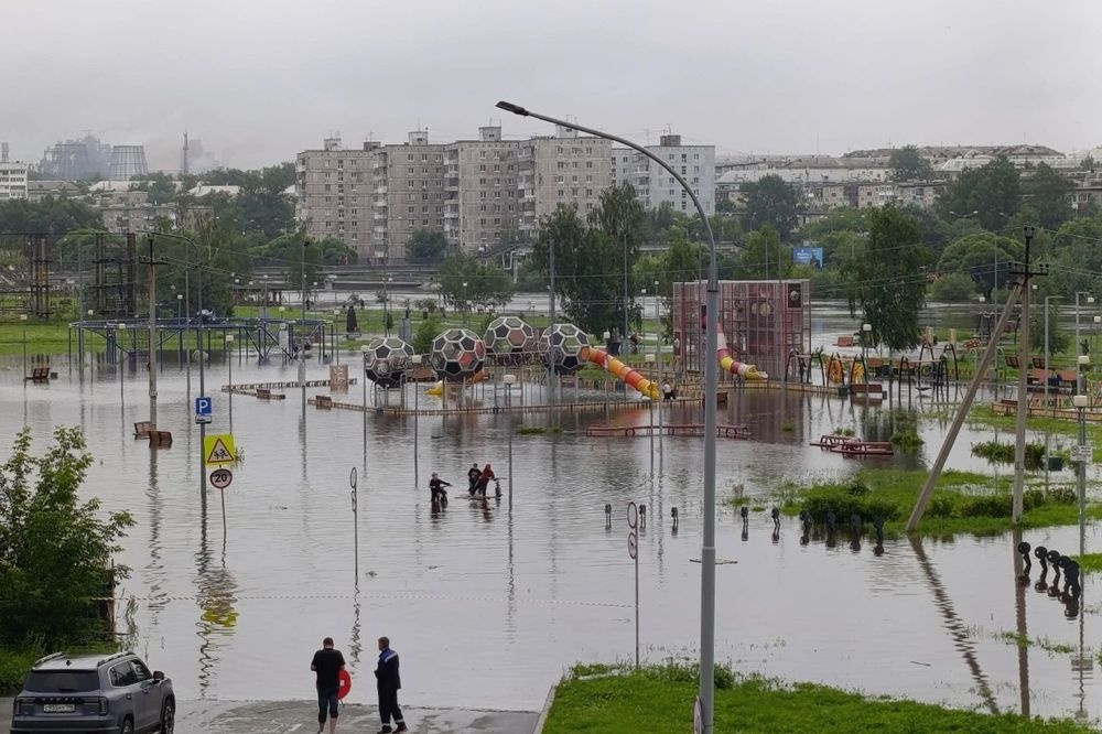 Спад воды в Свердловской области после паводка