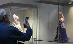 Выставка авторских кукол Елизаветы Лоскутовой в Музее истории и археологии Урала в Екатеринбурге.