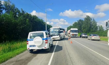 Место ДТП с участием автобуса на трассе Екатеринбург — Тюмень в Белоярском районе 4 июля 2026 года