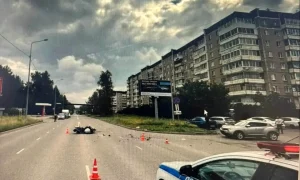 Место ДТП в Нижнем Тагиле 3 июля 2026 года — столкновение мотоцикла и Nissan на улице Юности