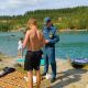 Сотрудник МЧС проводит беседу