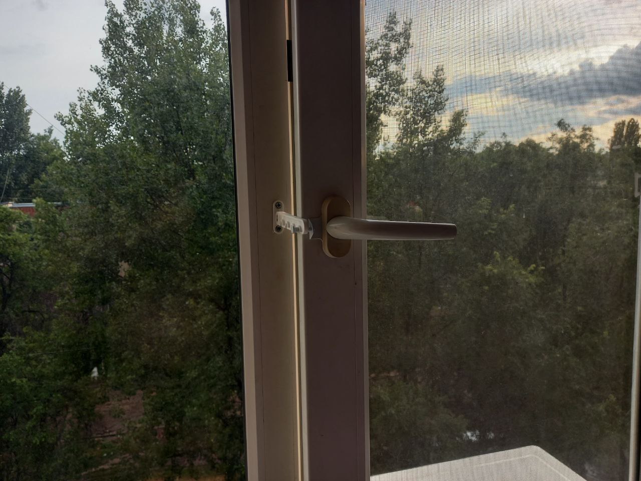 Окно в доме