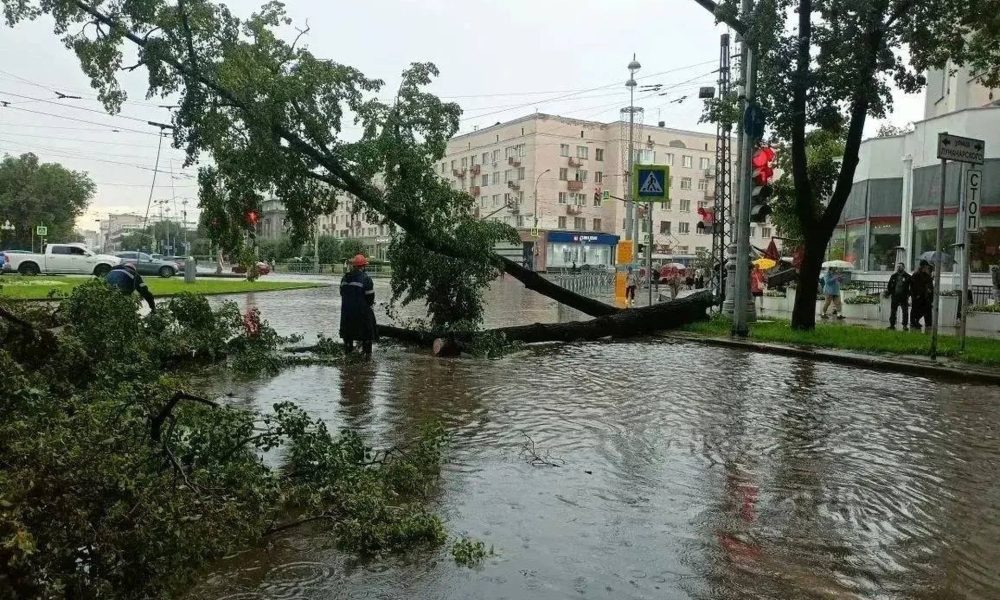 Последствия урагана в Екатеринбурге