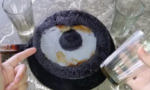 Очистка сковородки