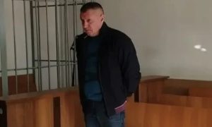 Заключенный в суде