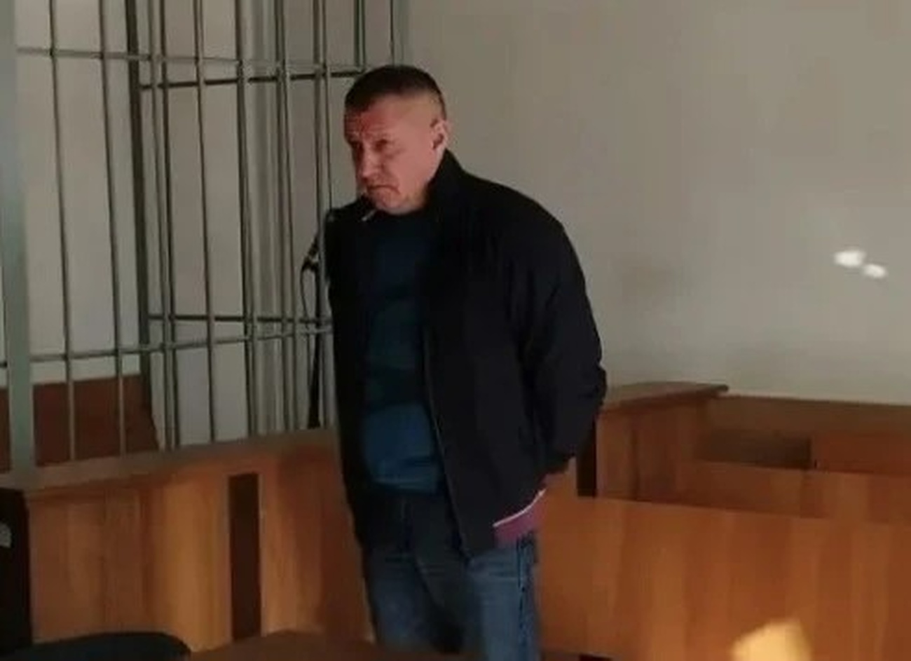 Заключенный в суде
