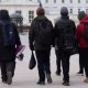 Дети идут в школу