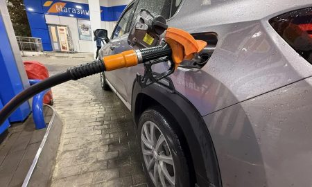 Заправка топливом машины