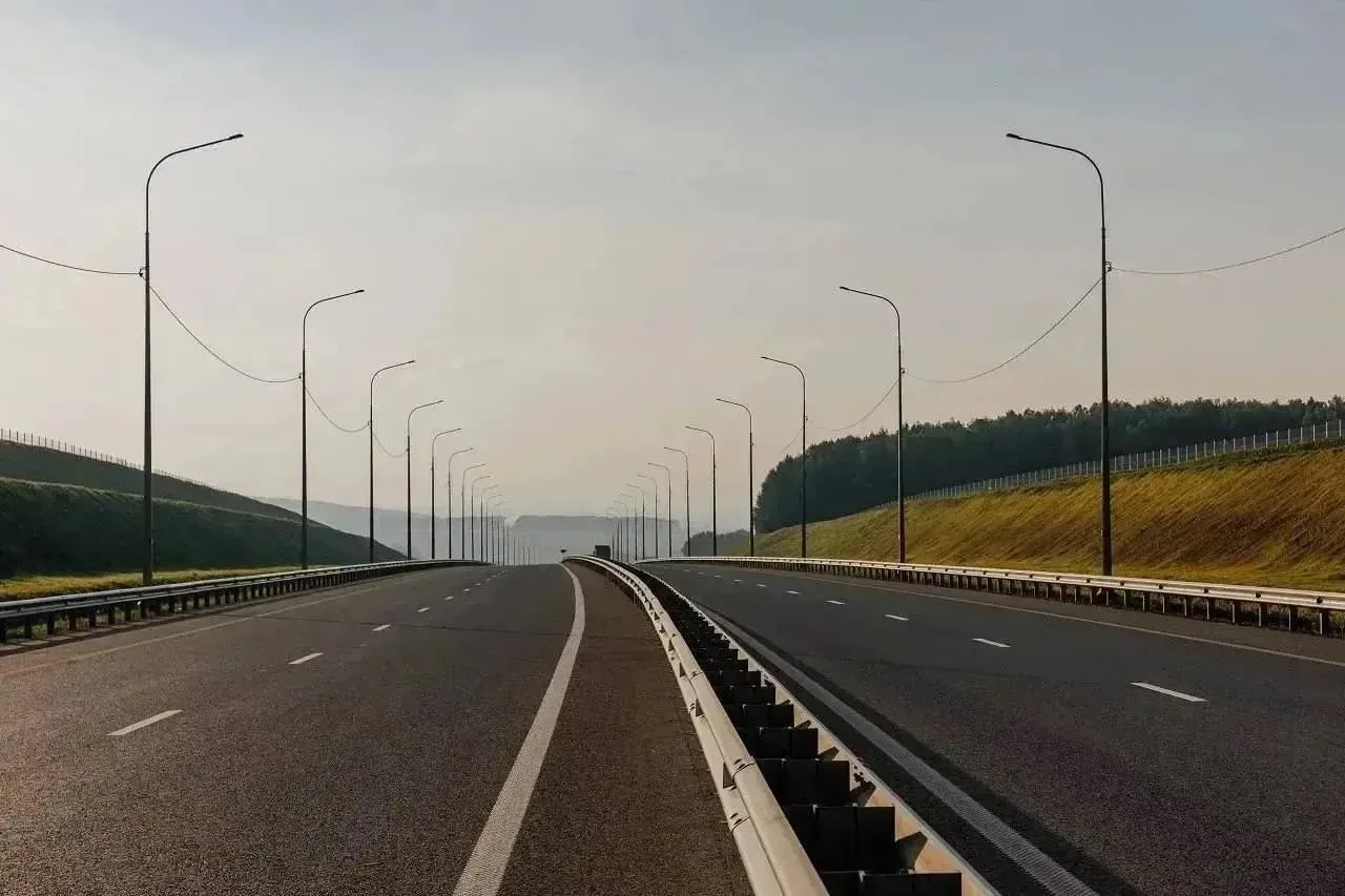 Автомобильная трасса на Урале