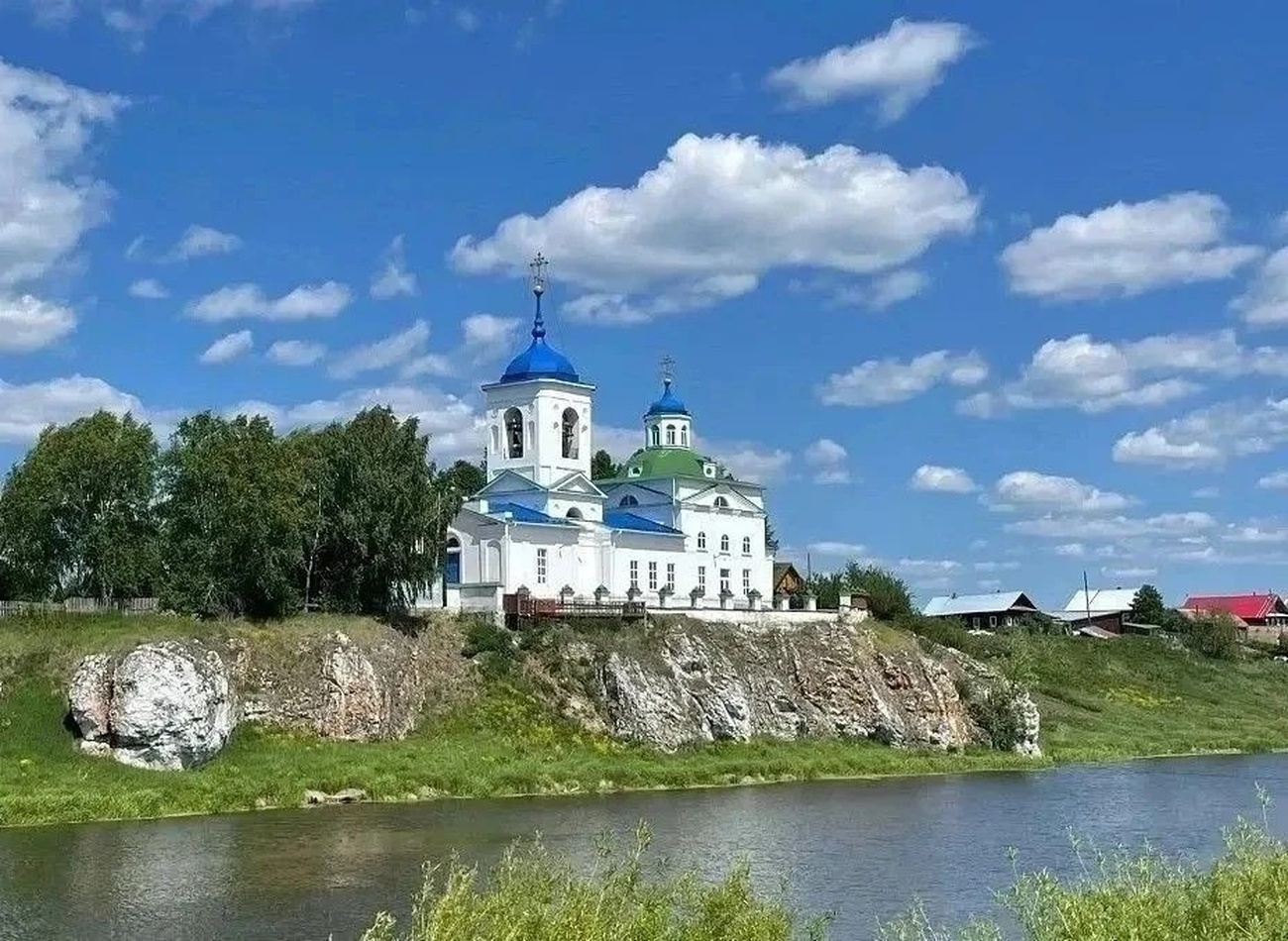 Храм в селе