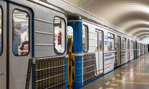 Поезд в метро Екатеринбурга