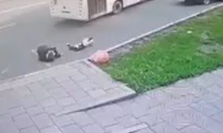 Падение из автобуса