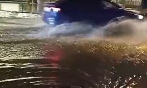 Затопленная улица в Екатеринбурге