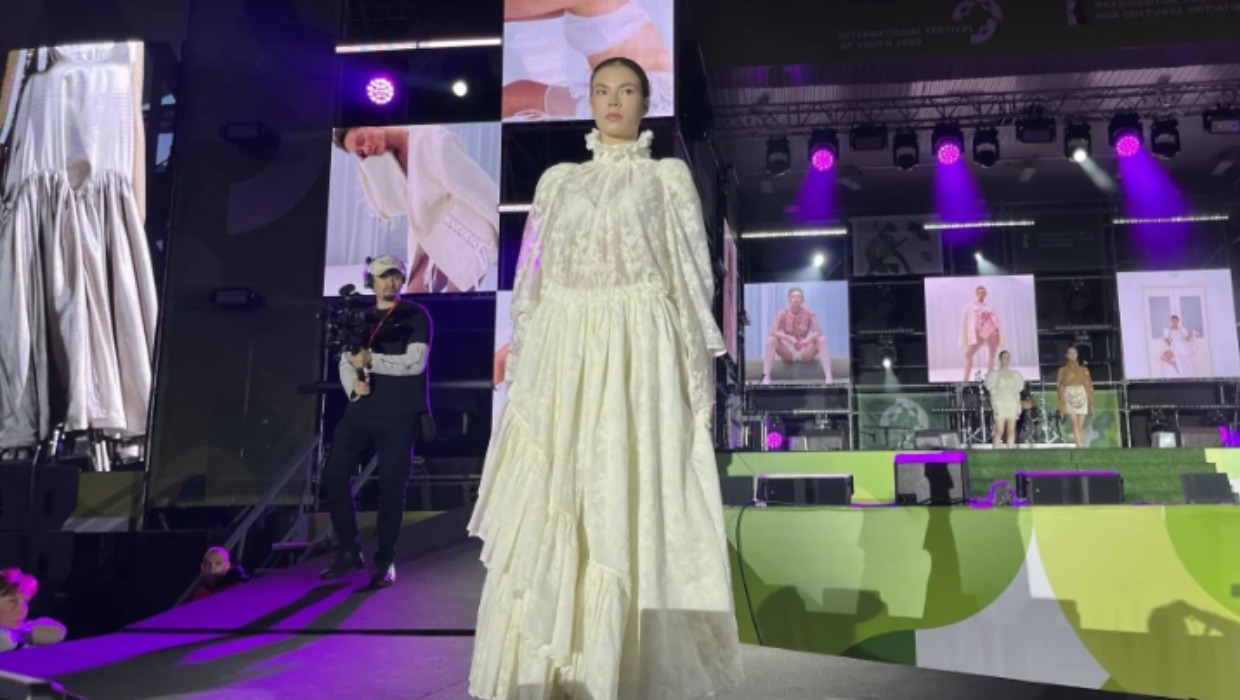 Модный показ в парке