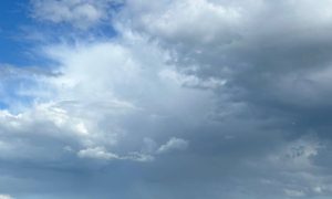 Облака в солнечную погоду