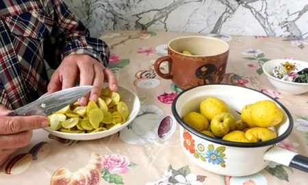 Варим варенье из айвы.