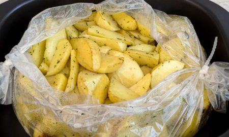 Картошка запеченная в пакете
