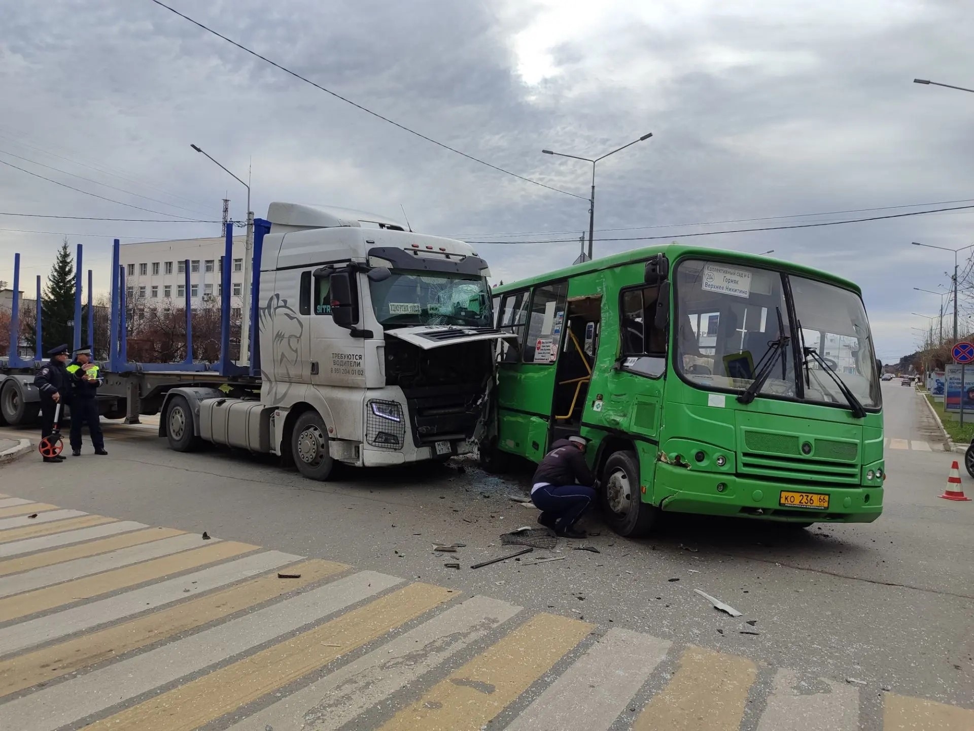 ДТП автобуса и грузовика