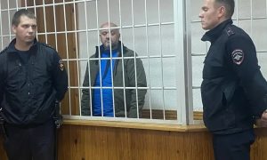 Преступник в камере
