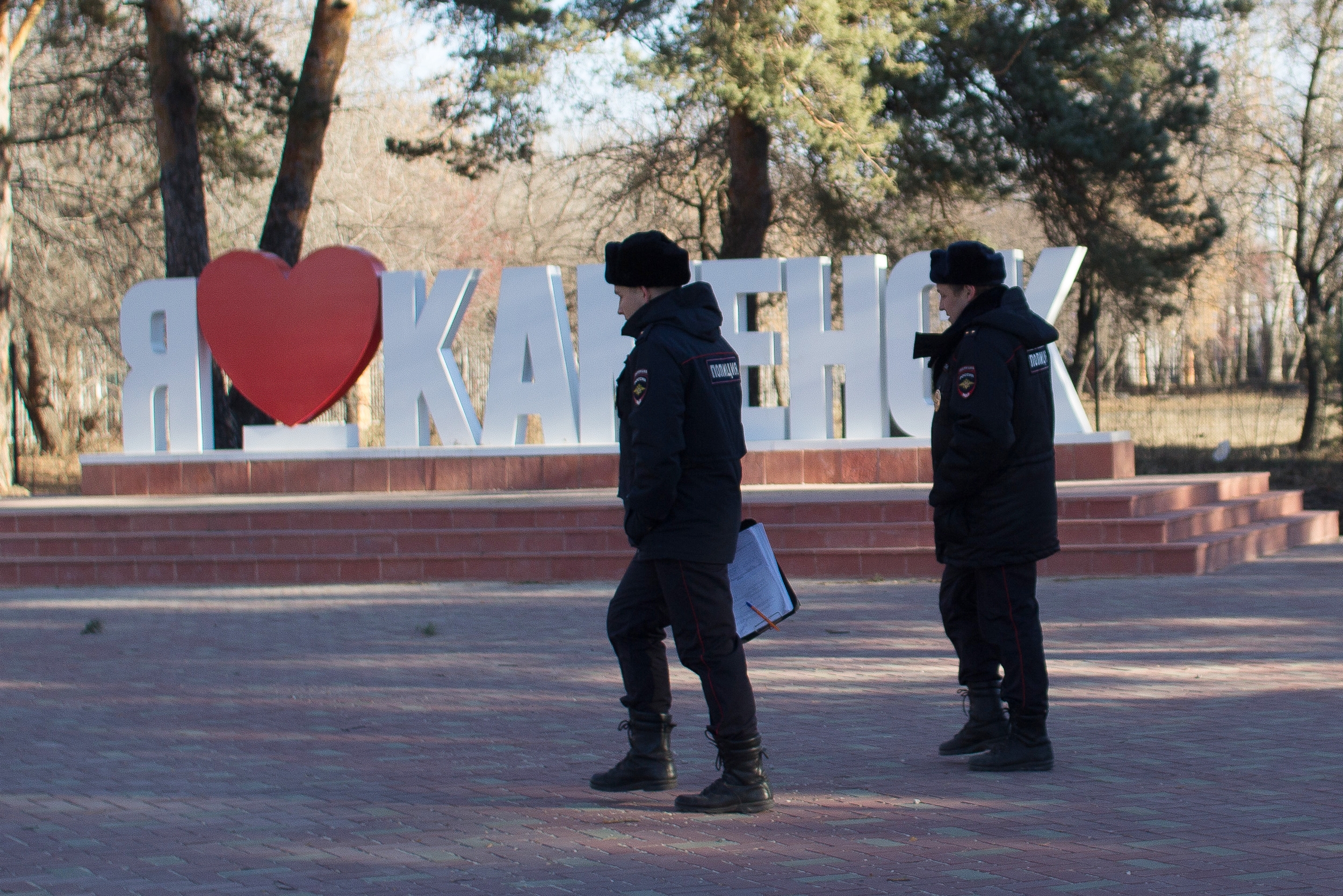 В Каменске-Уральском преступность рухнула на четверть за восемь месяцев. Теги: Полицейский патруль, Заседание комиссии, Отдел полиции