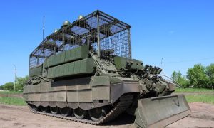 Уралвагонзавод отправил на фронт неуязвимый эвакуатор танков БРЭМ-80. Теги: Тяжелая бронетехника, танковый завод, военный эвакуатор