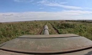 Уралвагонзавод вывел «Армату» и роботов на полигон под Чебаркулем. Теги: Танк Т-14 Армата, военный полигон, стрельба танков