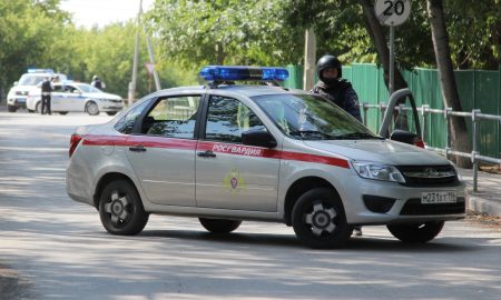 В Каменске-Уральском спецслужбы раскрыли схемы вербовки молодежи. Теги: заседание комиссии, смартфон в руках, водоканал