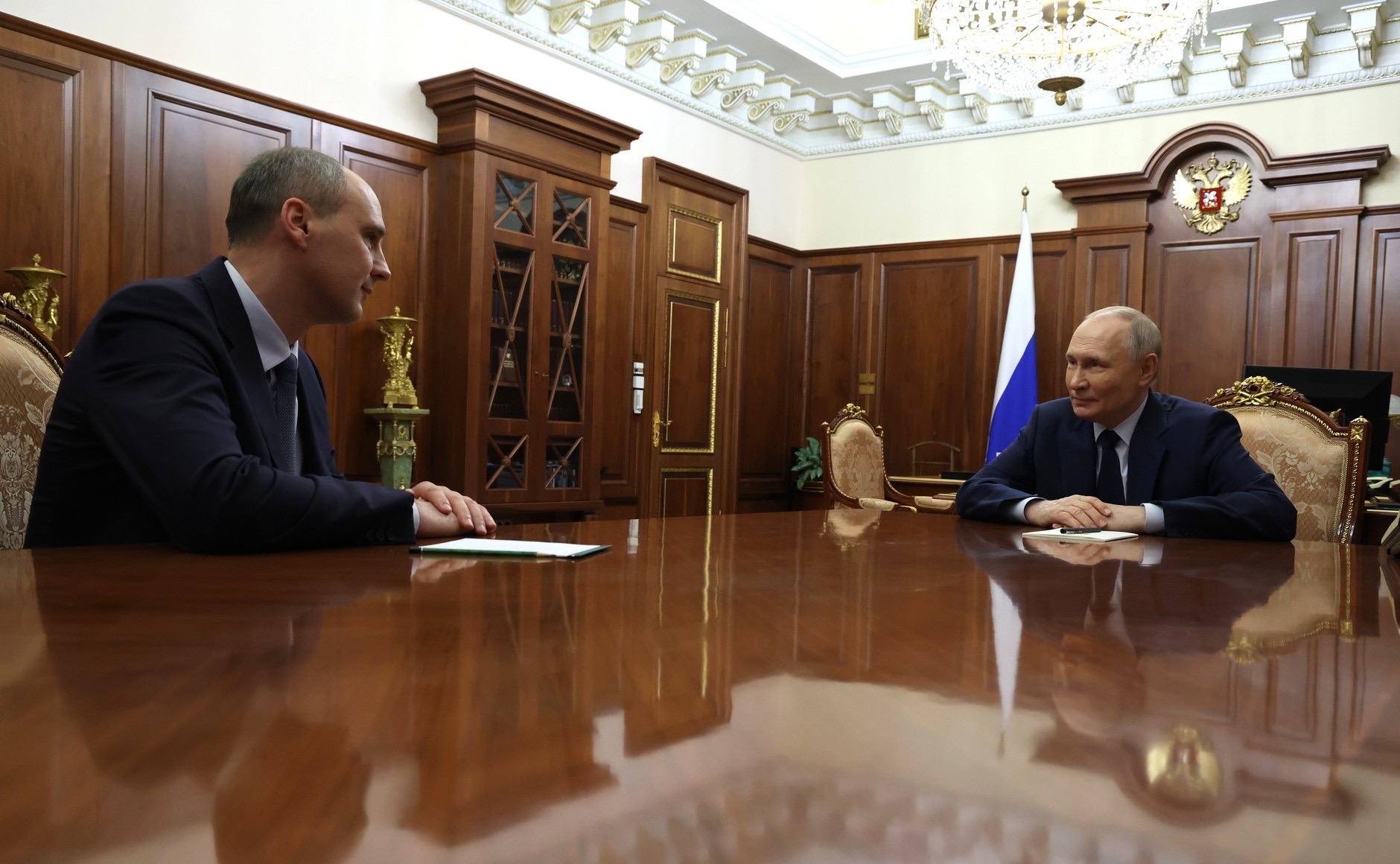 Владимир Путин отмечает день рождения: Денис Паслер обратился к президенту. Теги: Владимир Путин, Денис Паслер, флаг России