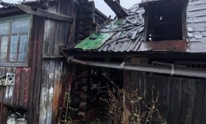 Пожар в поселке Воронцовка унес жизнь владельца частного дома. Теги: пожарная машина, сгоревший дом