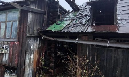 Пожар в поселке Воронцовка унес жизнь владельца частного дома. Теги: пожарная машина, сгоревший дом