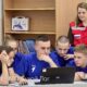 Юные уральцы борются за финал турнира по навыкам спасения людей. Теги: Оказание первой помощи, подростки за компьютером