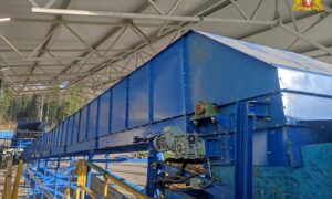 Краснотурьинский мусоросортировочный завод усилили новым российским конвейером. Теги: сортировка мусора, конвейерная лента, вторсырье