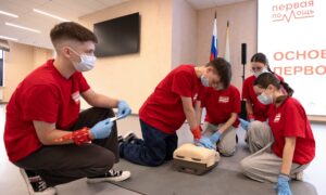 «Движение Первых» собрало лучших: кто поборется за победу в Екатеринбурге. Теги: первая помощь, школьники на учениях, экстренная помощь