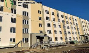 Полевской готовится к сдаче пятиэтажки с 90 квартирами для сирот. Теги: Новый жилой дом, Детская площадка во дворе, Приемка новостройки