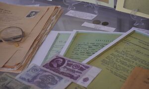 ФССП показала архивные документы судебных исполнителей 1980-х годов. Теги: архивные документы, музейная витрина