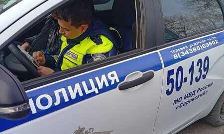 Свердловский чиновник поплатился за опасную поездку школьника на УАЗе. Теги: патруль ДПС, внедорожник УАЗ