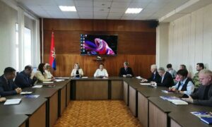 В Новоуральске назвали дату открытия обновленной аллеи Боевой славы. Теги: воинский мемориал, возложение цветов
