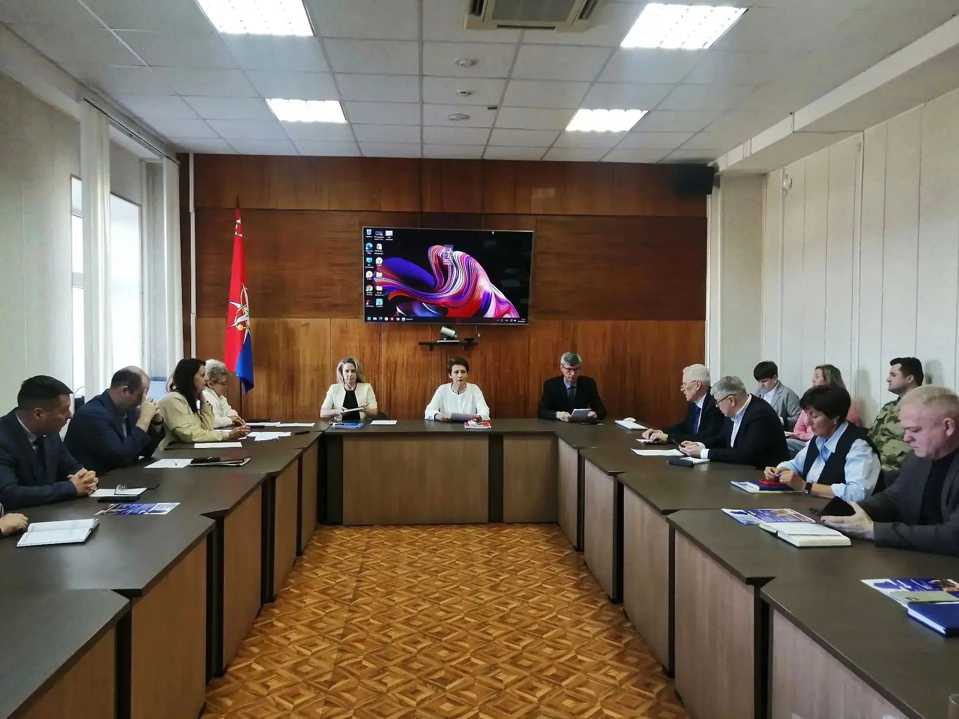В Новоуральске назвали дату открытия обновленной аллеи Боевой славы. Теги: воинский мемориал, возложение цветов