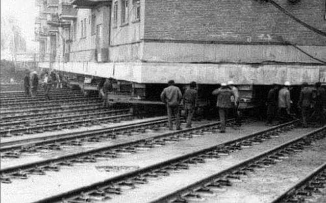 дом на рельсах