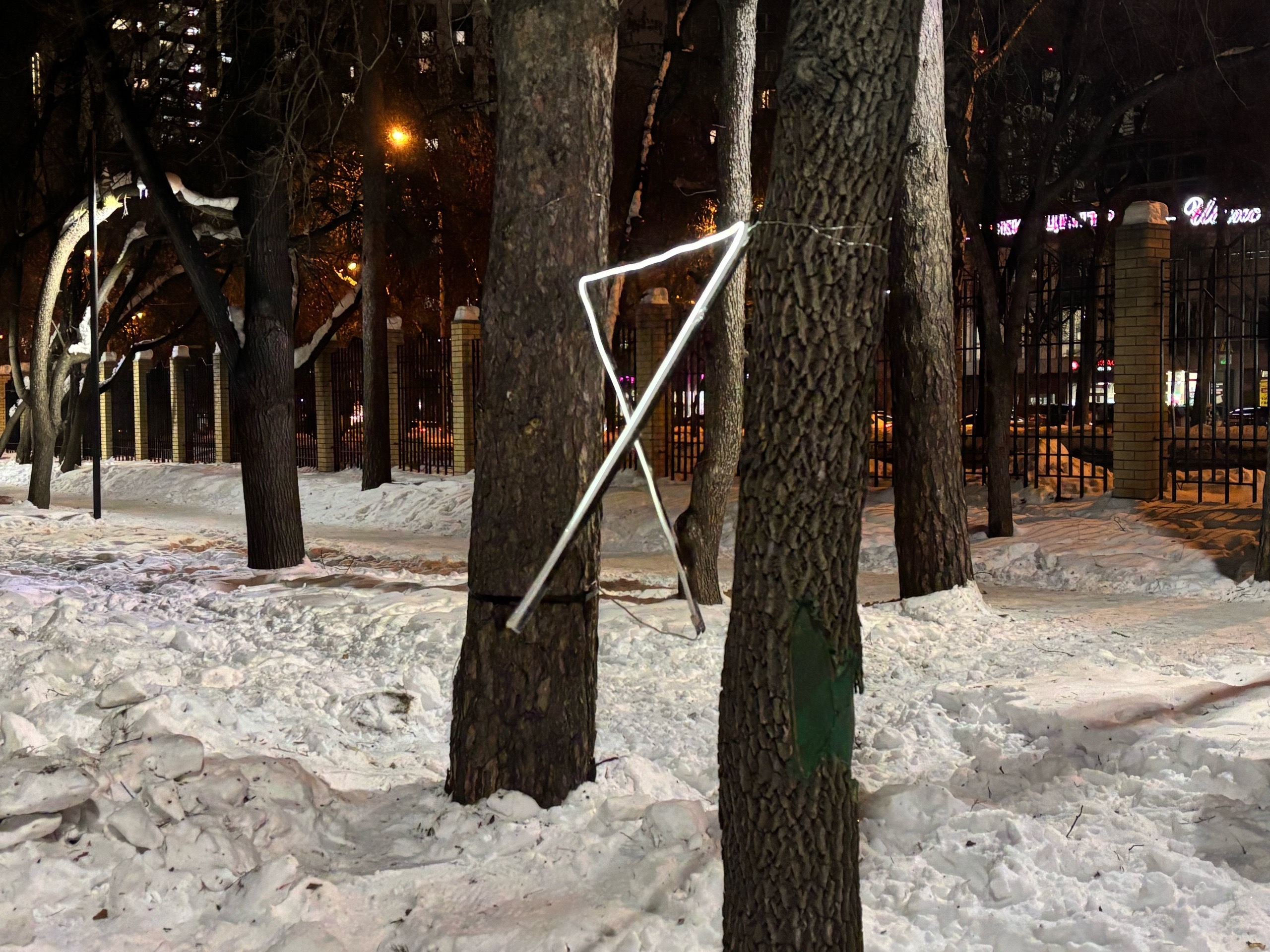 Арт-объект Угол фестиваль Не темно